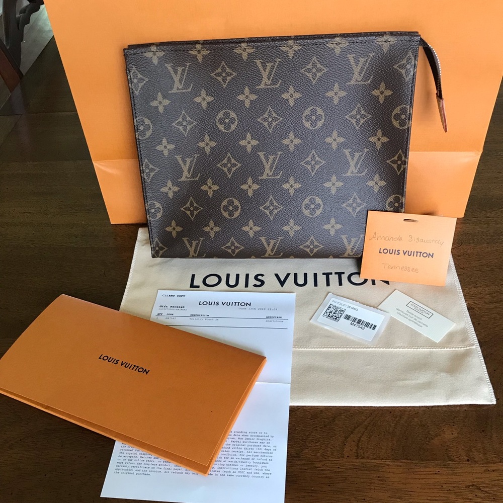 ❌SOLD❌Toiletry 26